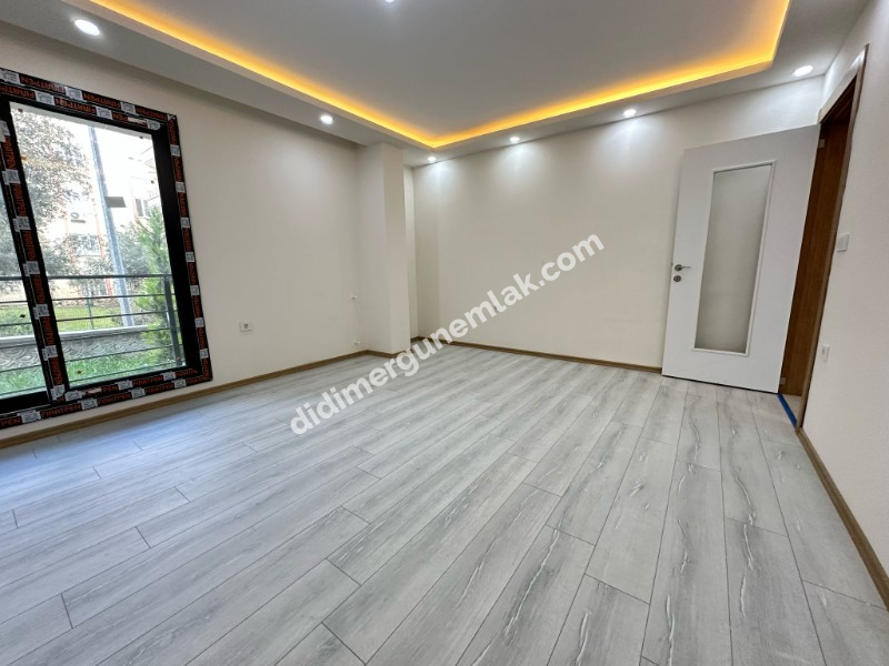 EFELER MAHALLESİN DE KÖŞE BAŞI SIFIR YAPI 1+1 SAILIK DAİRE  ( EK : 1274)