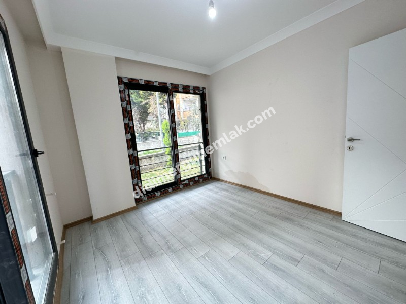 EFELER MAHALLESİN DE KÖŞE BAŞI SIFIR YAPI 1+1 SAILIK DAİRE  ( EK : 1274)