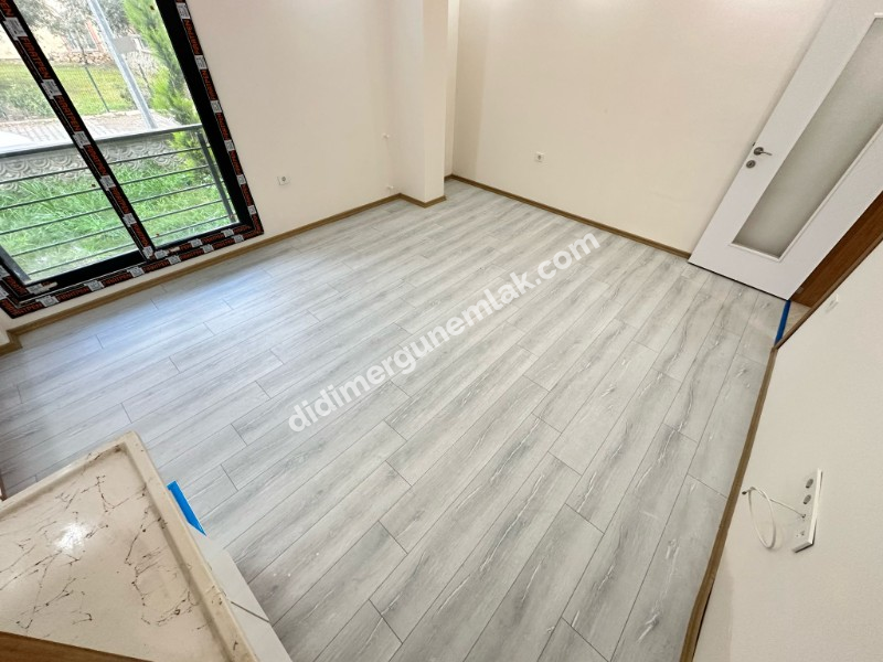 EFELER MAHALLESİN DE KÖŞE BAŞI SIFIR YAPI 1+1 SAILIK DAİRE  ( EK : 1274)
