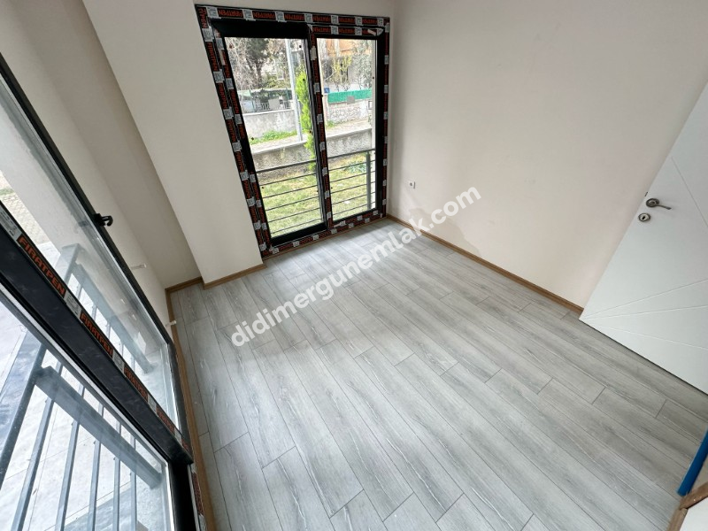 EFELER MAHALLESİN DE KÖŞE BAŞI SIFIR YAPI 1+1 SAILIK DAİRE  ( EK : 1274)