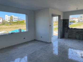 Lefkoşa Gönyeli Bölgesinde Aytan Market Yanı SIFIR BAHÇELİ ZEMİN KAT 3+1 SATILIK DAİRE