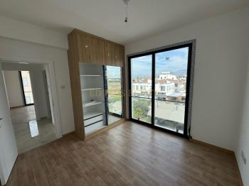 Lefkoşa Taşkınköy'de İlk Evim Kredisine Uygun Geniş Teraslı Satılık 2+1 YENİ Penthouse