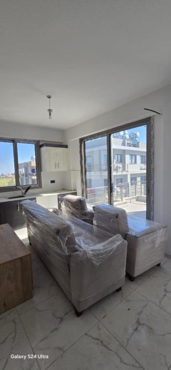 Lefkoşa Küçük Kaymaklı'da Satılık 2+1 PENTHOUSE