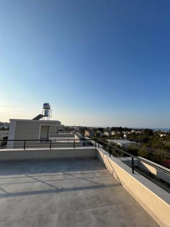 Girne Lapta Bölgesinde Satılık 3+1 HAVUZLU VİLLA