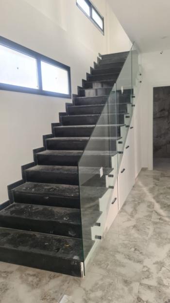 Lefkoşa Yenikent Bölgesinde SATILIK HEMEN TESLİM 3+1 VİLLA
