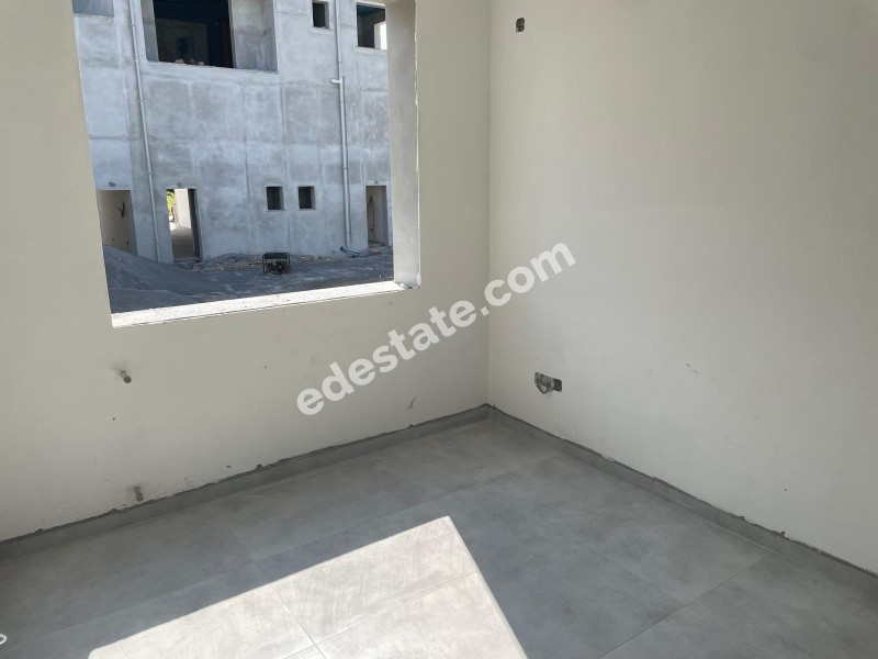 Lefkoşa Gönyeli Bölgesinde Aytan Market Yanı SIFIR BAHÇELİ ZEMİN KAT 3+1 SATILIK DAİRE