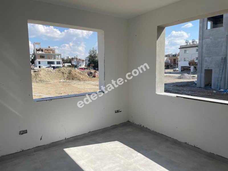 Lefkoşa Gönyeli Bölgesinde Aytan Market Yanı SIFIR BAHÇELİ ZEMİN KAT 3+1 SATILIK DAİRE