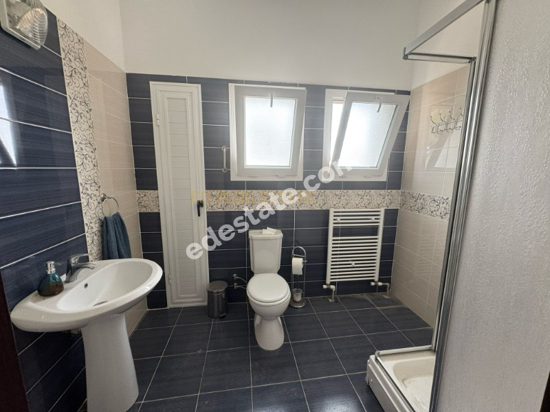 Girne Boğaz Bölgesinde Satılık 3+1 VİLLA 