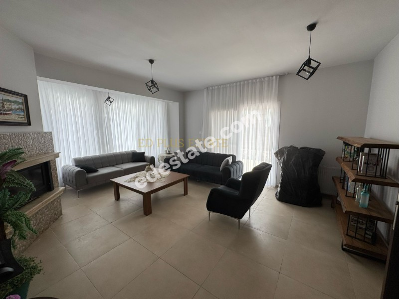 Girne Boğaz Bölgesinde Satılık 3+1 VİLLA 