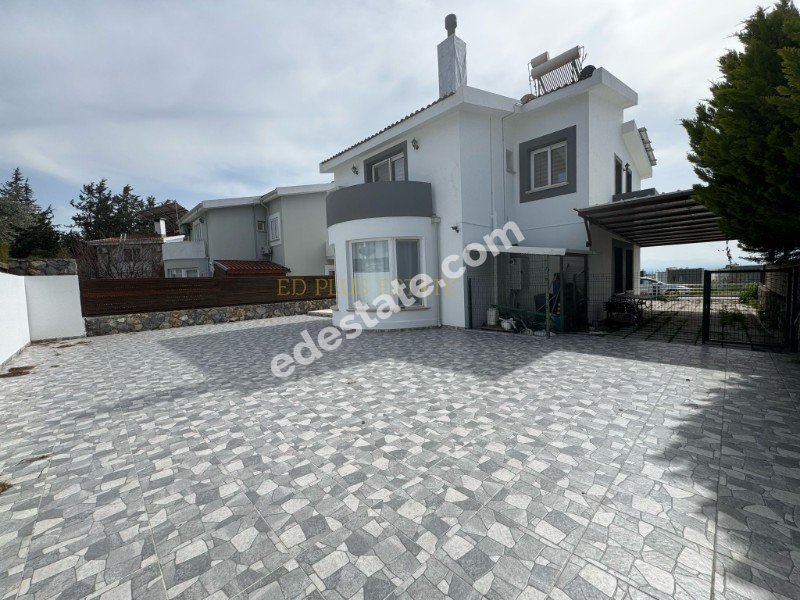 Girne Boğaz Bölgesinde Satılık 3+1 VİLLA 