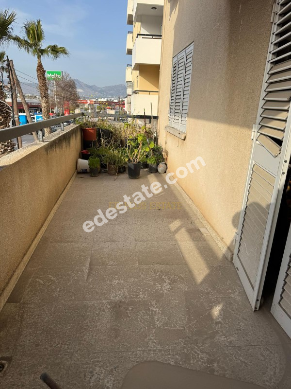 Lefkoşa Ortaköy'de Ana Cadde Üzerinde Satılık 3+1  Daire