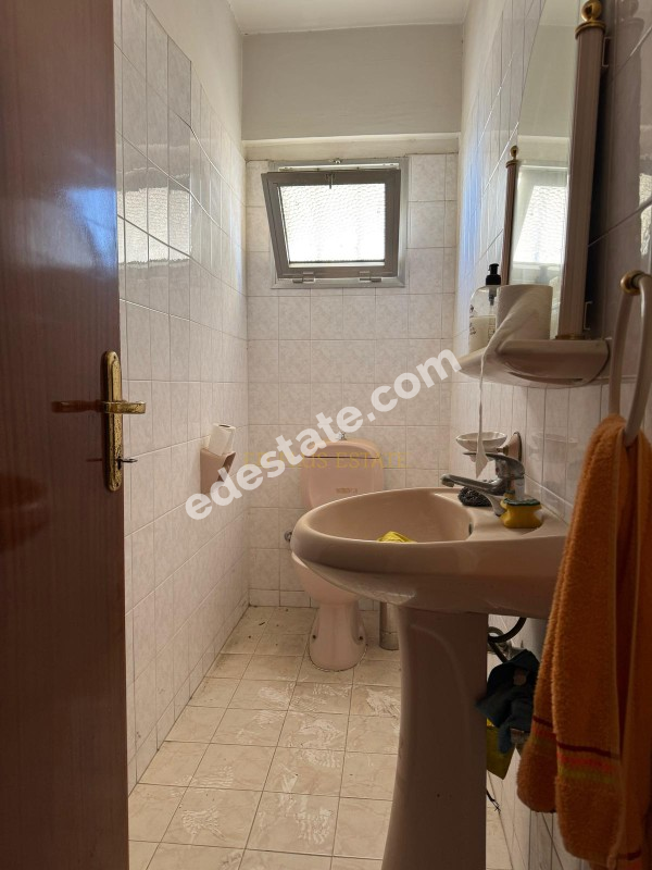 Lefkoşa Ortaköy'de Ana Cadde Üzerinde Satılık 3+1  Daire