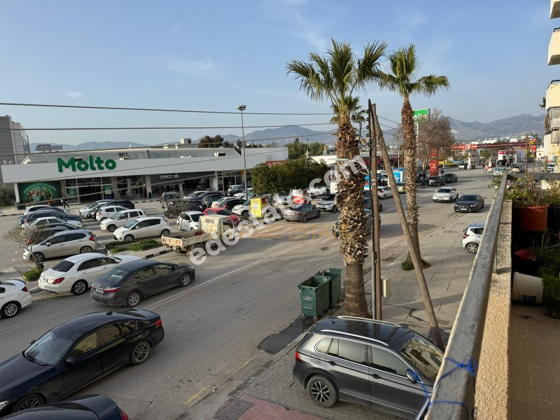 Lefkoşa Ortaköy'de Ana Cadde Üzerinde Satılık 3+1  Daire