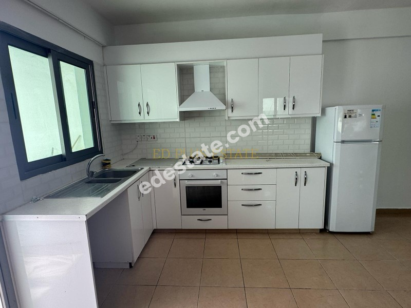 Lefkoşa Hamitköy'de Full Eşyalı Kiralık 3+1 Penthouse Daire