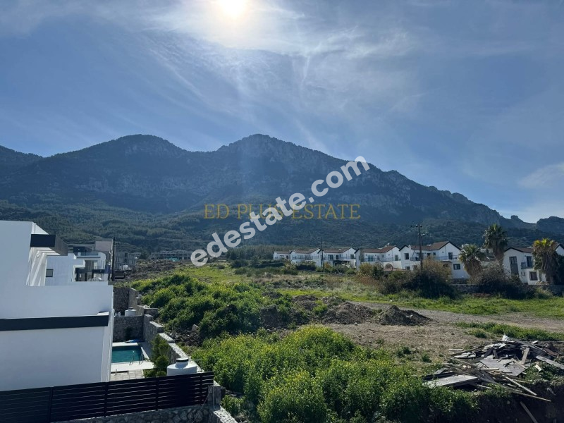 Girne Lapta Bölgesinde Satılık SIFIR HAVUZLU 3+1 VİLLALAR