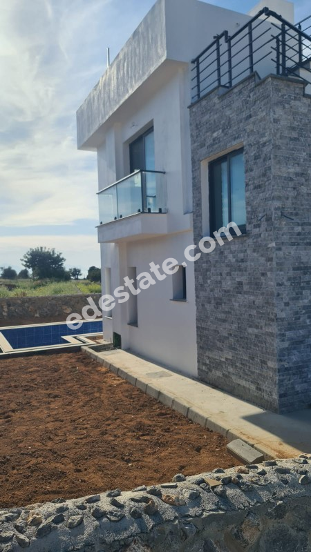 Gazimağusa Tatlısu Bölgesinde Satılık 3+1 SIFIR VİLLALAR 