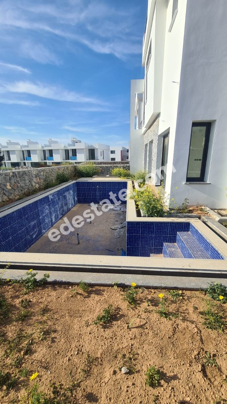 Gazimağusa Tatlısu Bölgesinde Satılık 3+1 SIFIR VİLLALAR 