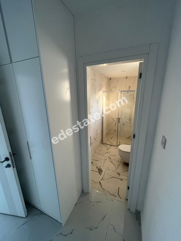 Girne Lapta Bölgesinde Satılık 3+1 HAVUZLU VİLLA