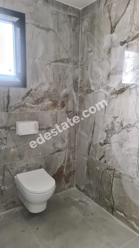 Lefkoşa Yenikent Bölgesinde SATILIK HEMEN TESLİM 3+1 VİLLA