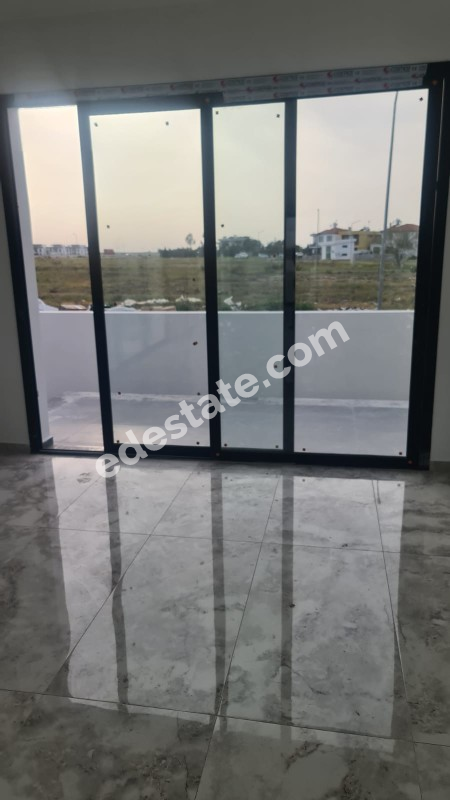 Lefkoşa Yenikent Bölgesinde SATILIK HEMEN TESLİM 3+1 VİLLA