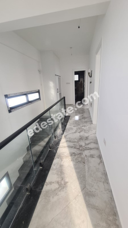 Lefkoşa Yenikent Bölgesinde SATILIK HEMEN TESLİM 3+1 VİLLA