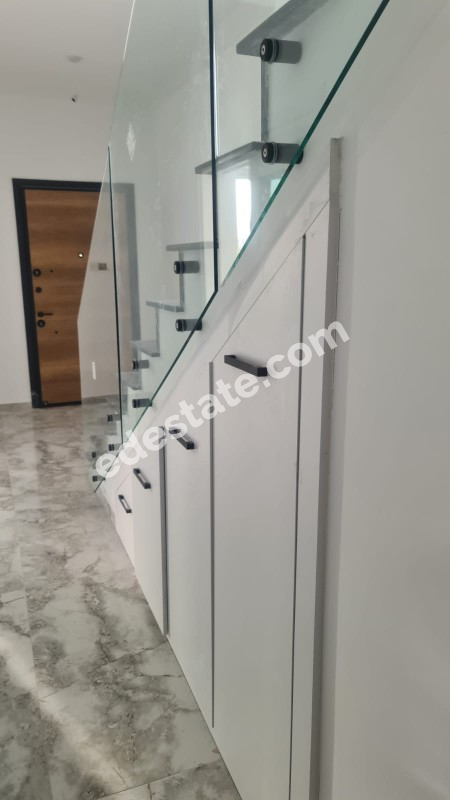 Lefkoşa Yenikent Bölgesinde SATILIK HEMEN TESLİM 3+1 VİLLA