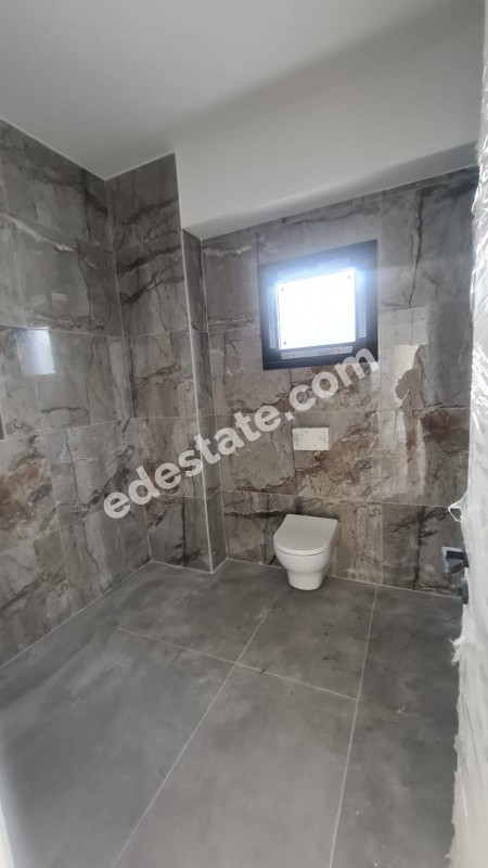 Lefkoşa Yenikent Bölgesinde SATILIK HEMEN TESLİM 3+1 VİLLA