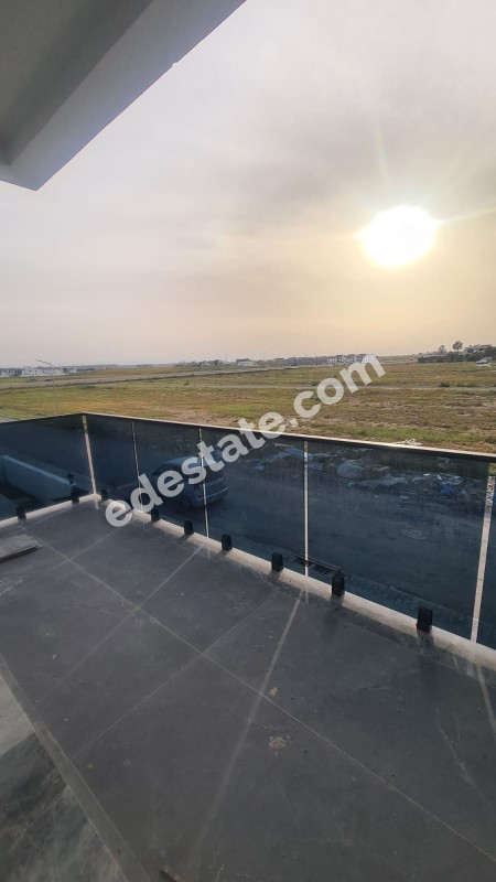 Lefkoşa Yenikent Bölgesinde SATILIK HEMEN TESLİM 3+1 VİLLA