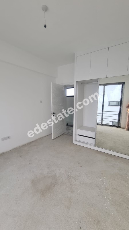 Lefkoşa Yenikent Bölgesinde SATILIK HEMEN TESLİM 3+1 VİLLA