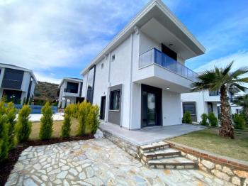 Didim Sağturda Satılık Site İçi Villalar