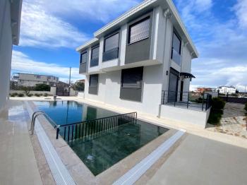 Didim'de Ayrı Mutfaklı Satılık Villa