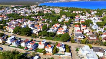 Didim'de Denize 300 Metre Mesafede Satılık Yazlık