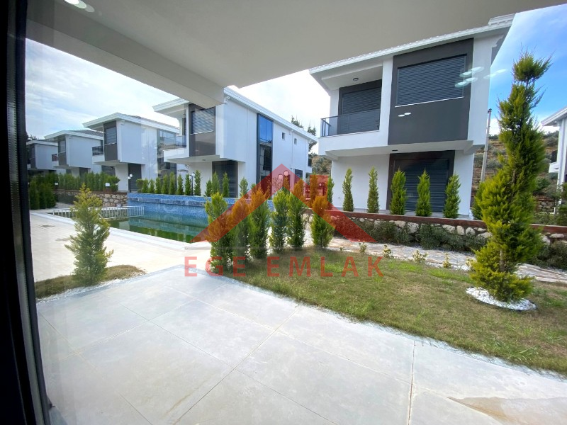 Didim Sağturda Satılık Site İçi Villalar
