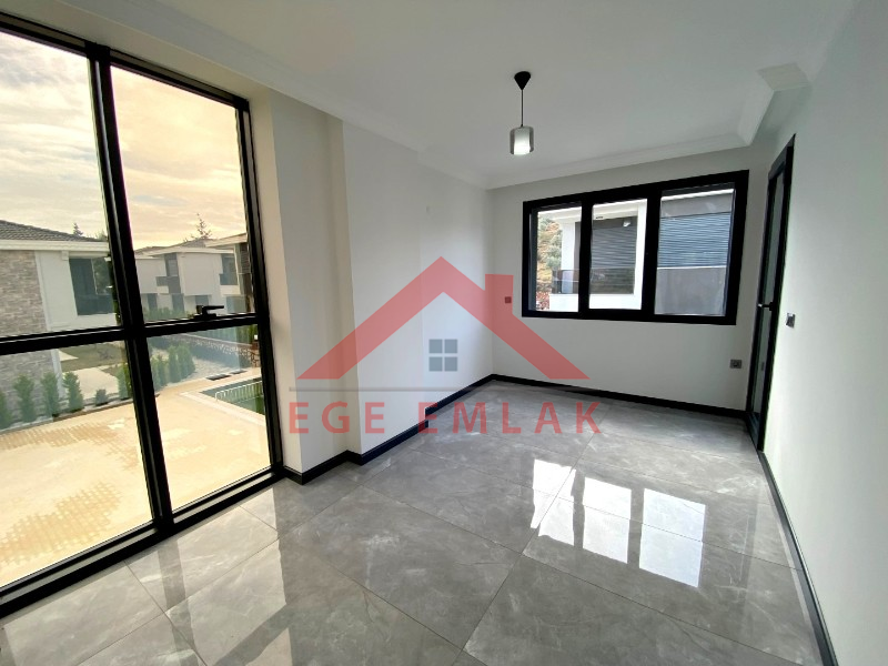 Didim Sağturda Satılık Site İçi Villalar