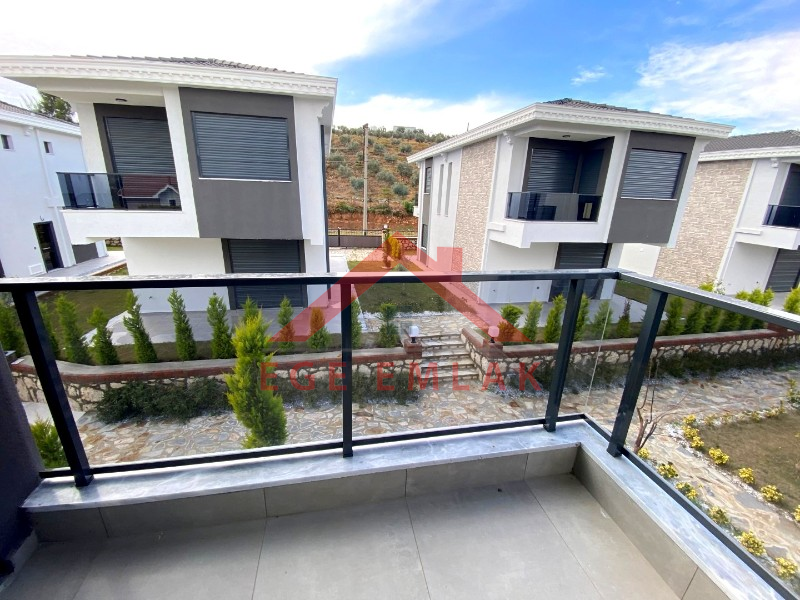 Didim Sağturda Satılık Site İçi Villalar