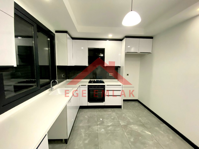 Didim'de Ayrı Mutfaklı Satılık Villa