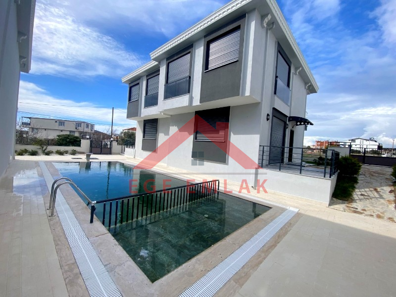 Didim'de Ayrı Mutfaklı Satılık Villa