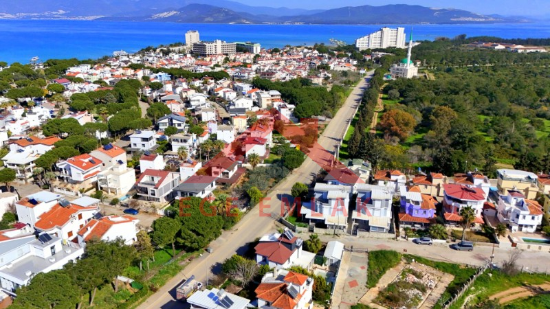 Didim'de Denize 300 Metre Mesafede Satılık Yazlık