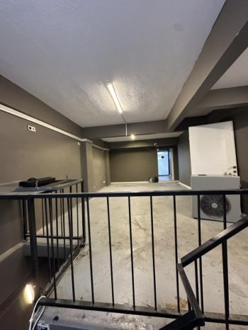 GALATAYA YAKIN GALİPDEDE CADDESİ ÜZERİ ŞAHDEĞİRMENİ SOKAKTA 136 M2 MAĞAZA