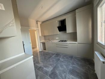 Erenköy Geniş 3+1 Net :110 m2