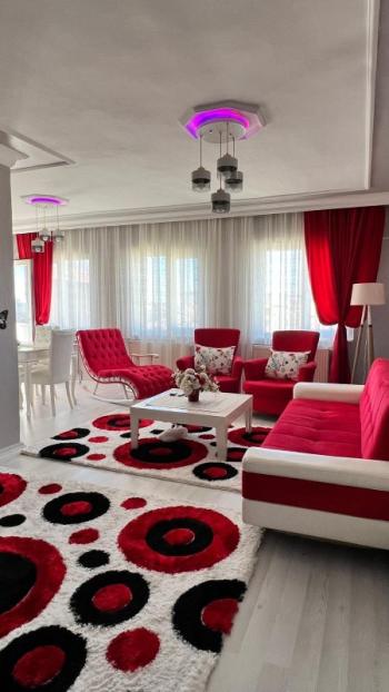 ÜMRANİYEDE SİTE İÇERİSİNDE FERAH BİR 3+1 SATILIK DAİRE