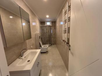 Erenköy Ethemefendi cad Marmaray yanı Geniş 3+1 4 yaşında