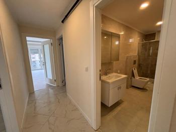 Erenköy Ethemefendi cad Marmaray yanı Geniş 3+1 4 yaşında