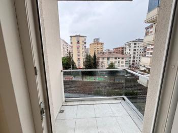 Erenköy Ethemefendi cad Marmaray yanı Geniş 3+1 4 yaşında