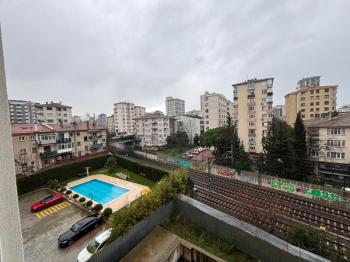 Erenköy Ethemefendi cad Marmaray yanı Geniş 3+1 4 yaşında