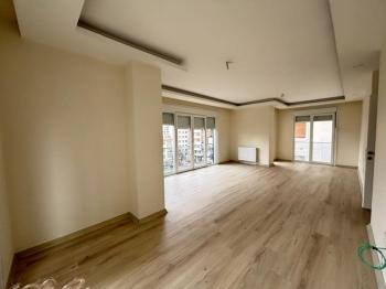 Erenköy Ethemefendi cad Marmaray yanı Geniş 3+1 4 yaşında