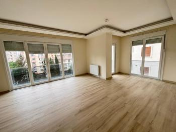 Erenköy Ethemefendi cad Marmaray yanı Geniş 3+1 4 yaşında