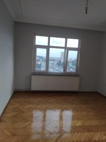 KADIKÖY BAHARİYEDE ÇİFT CEPHE BALKONLU SATILIK DAİRE
