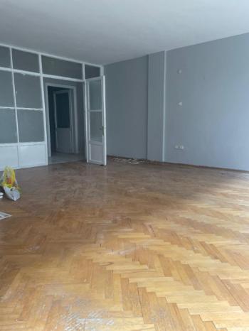 KADIKÖY BAHARİYEDE ÇİFT CEPHE BALKONLU SATILIK DAİRE