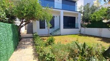 Site içinde, Bahçeli, Tamamen Yenilenmiş, Sıfır Müstakil Denize Yakın Deniz Manzaralı Villa